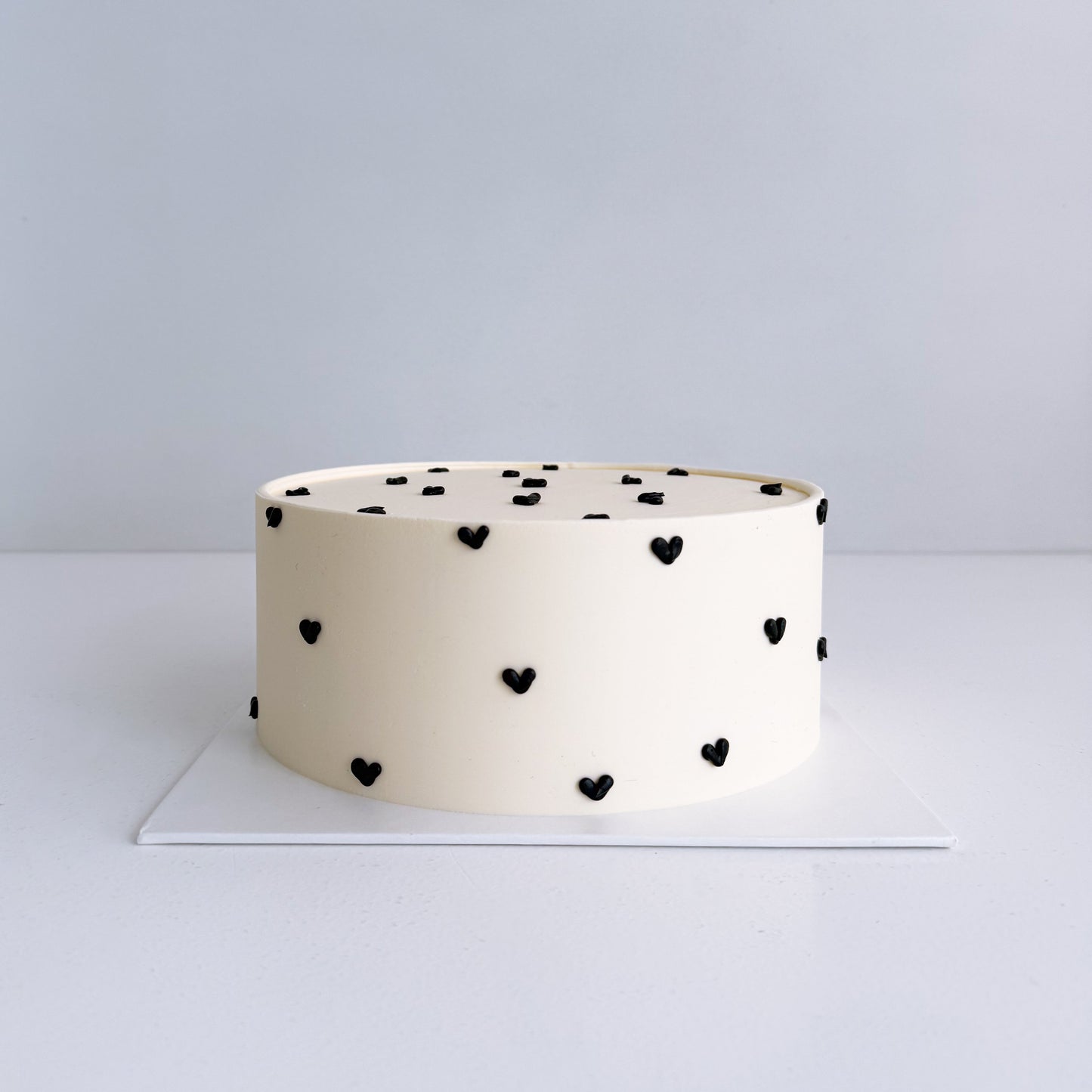 Heart Piping Cake - Multiple flavors & colours