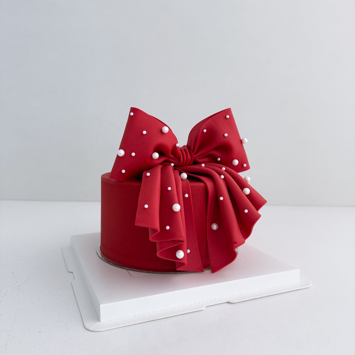 Bow cake (short) - Multiple flavours & colours