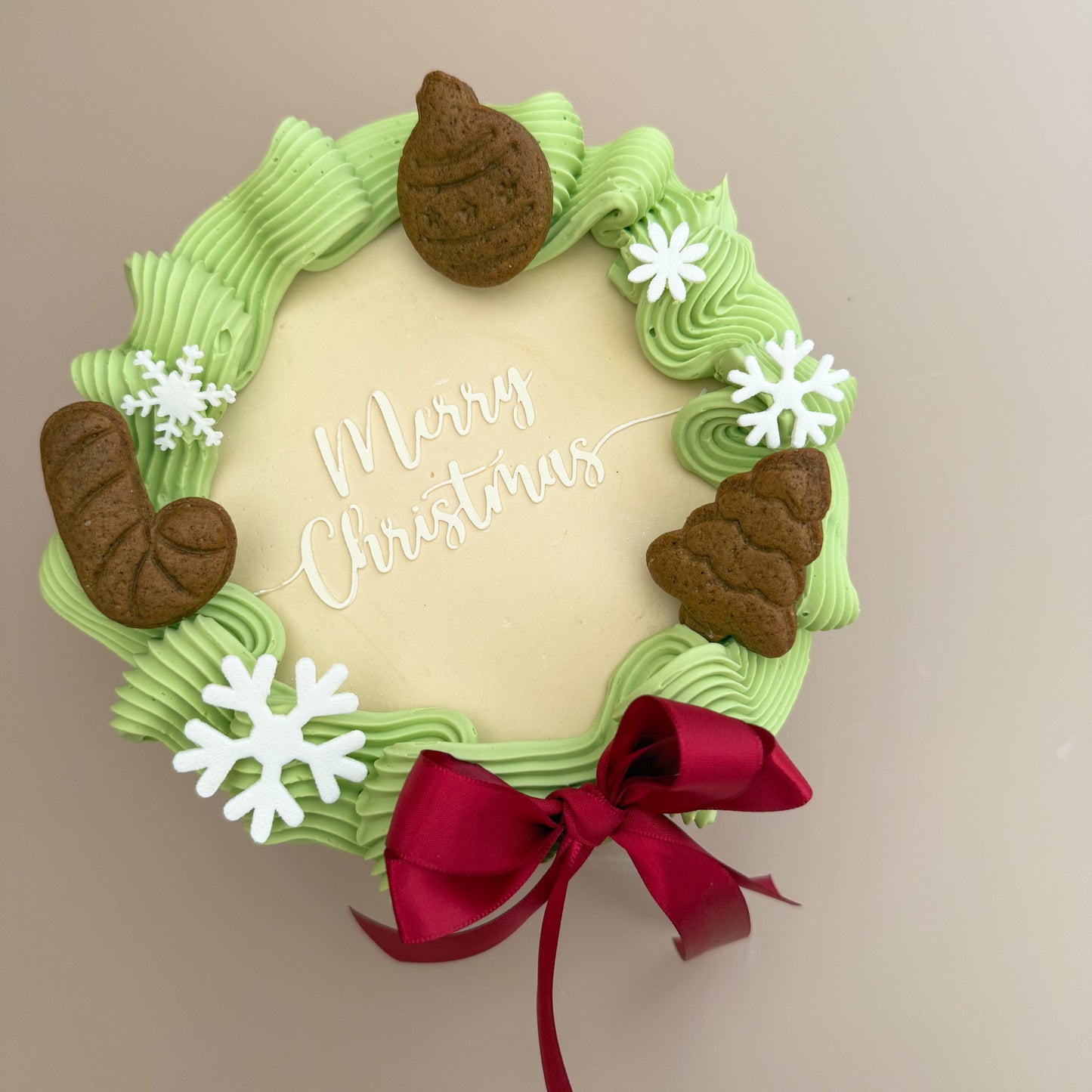 Christmas wreath cake - Multiple flavours