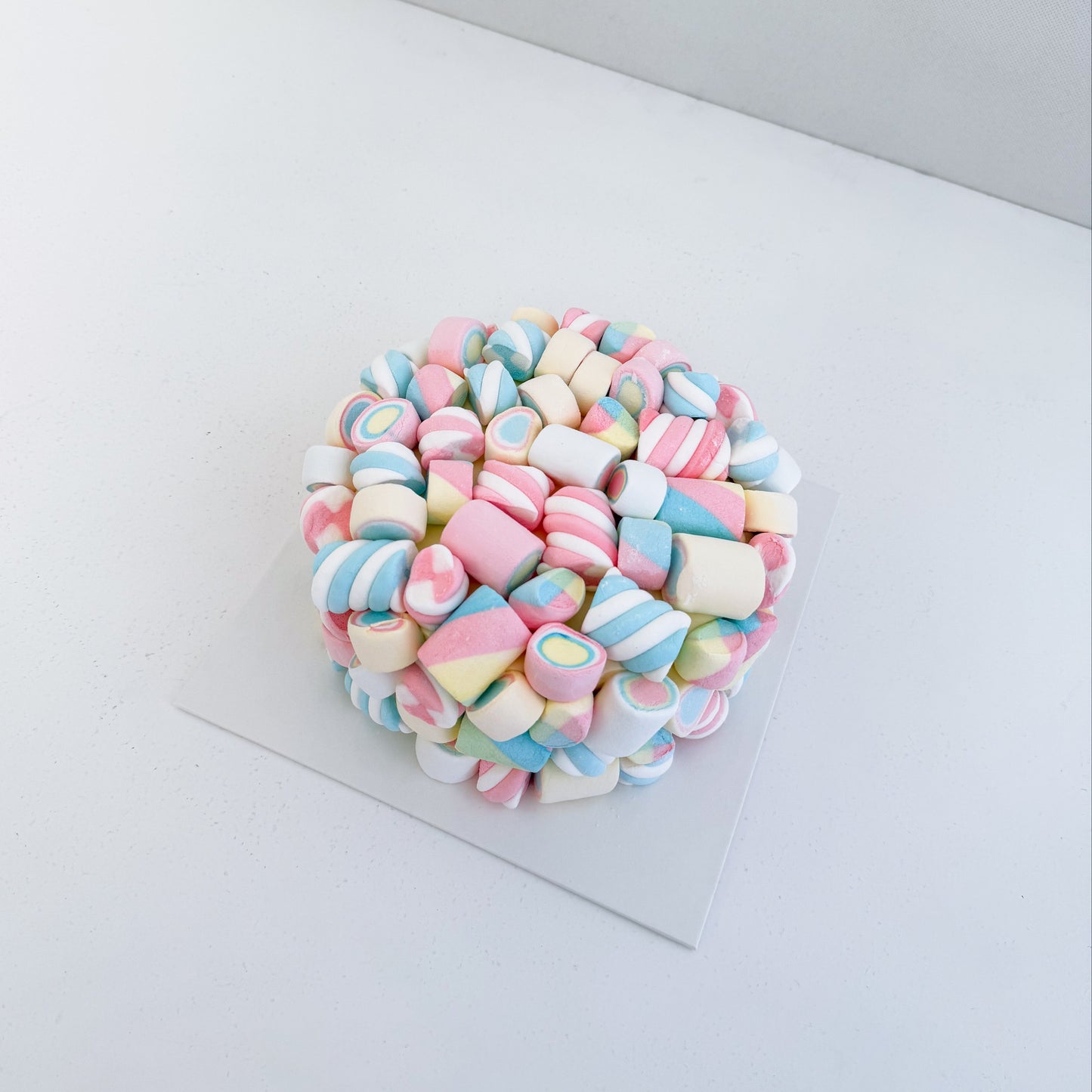Pastel_marshmallow_cake_-_Multiple_flavors_2