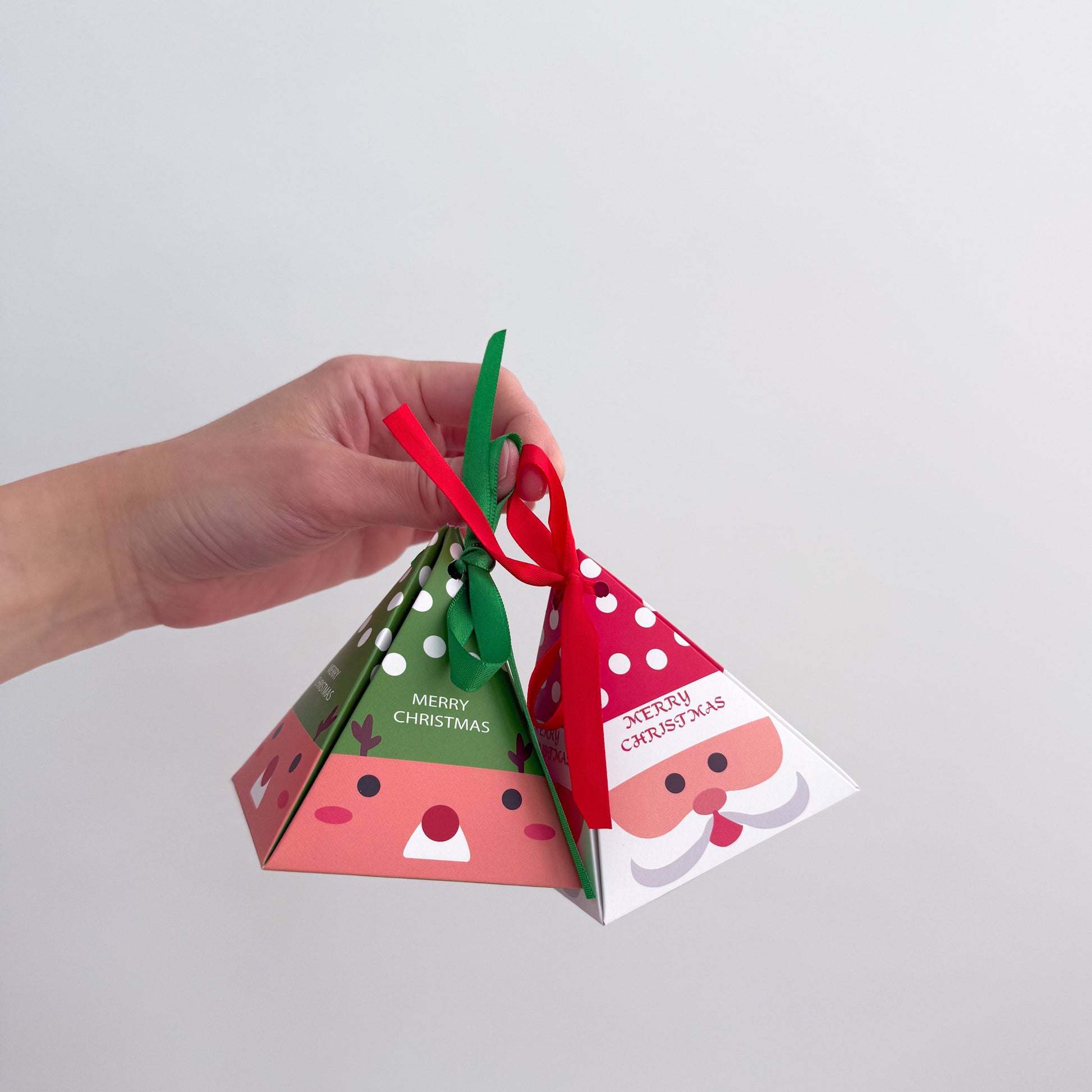 Raspberry  dragees/ Hazelnut dragées