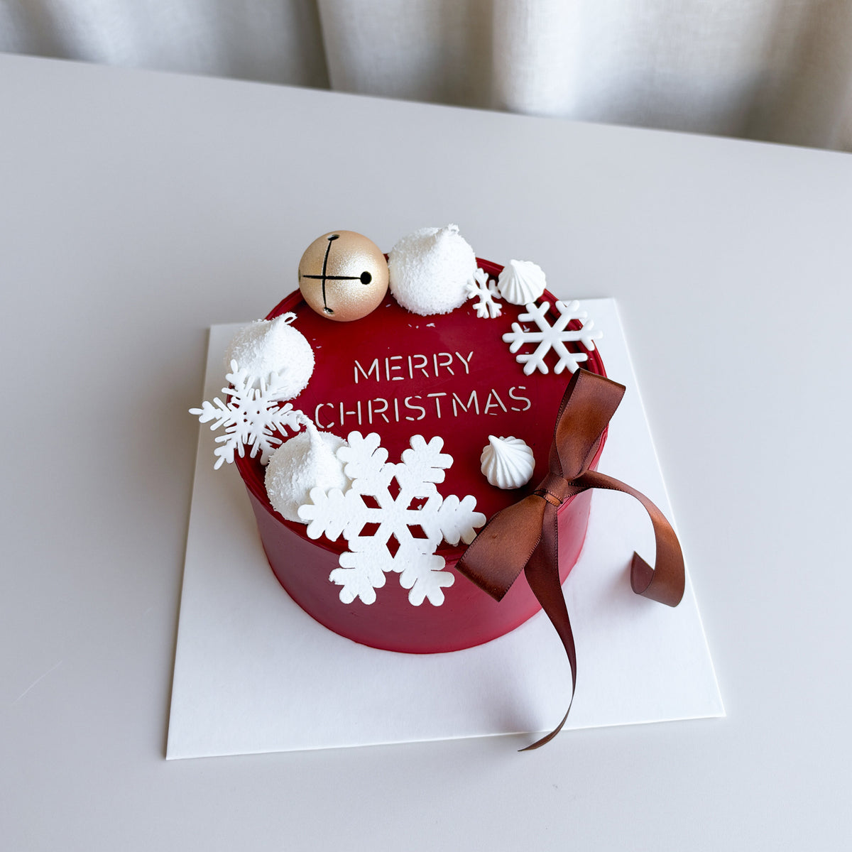 Snowflakes christmas cake 